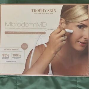 Trophy Skin MicrodermMD - At Home Microdermabrasion Kit- White.used
